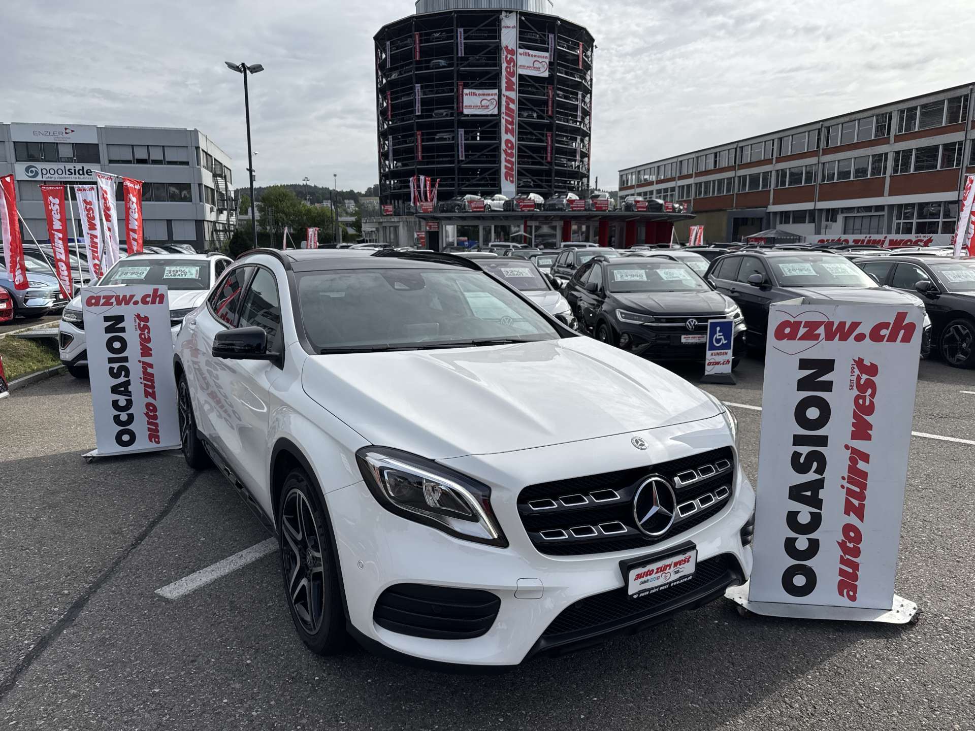 Mercedes-Benz GLA 250 · 1